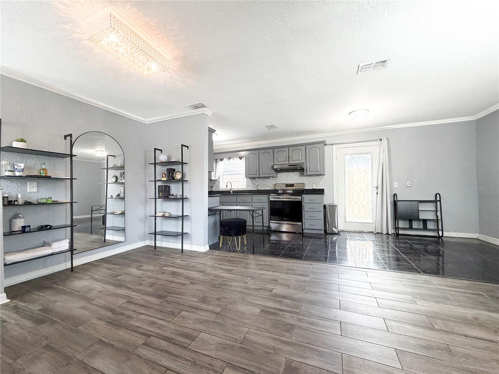 141 S HIAWASSEE ROAD