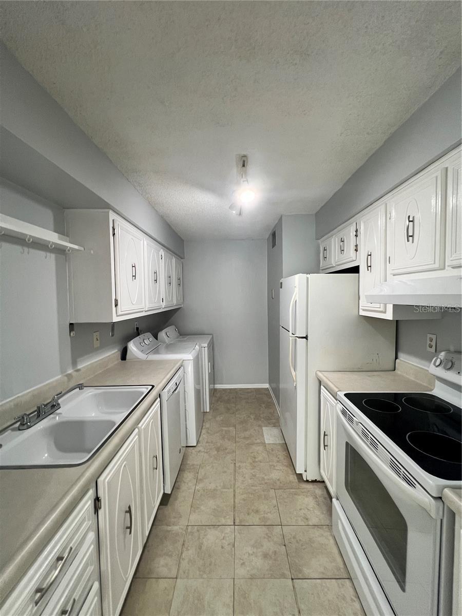 ROYAL ARMS CONDO - Residential Lease