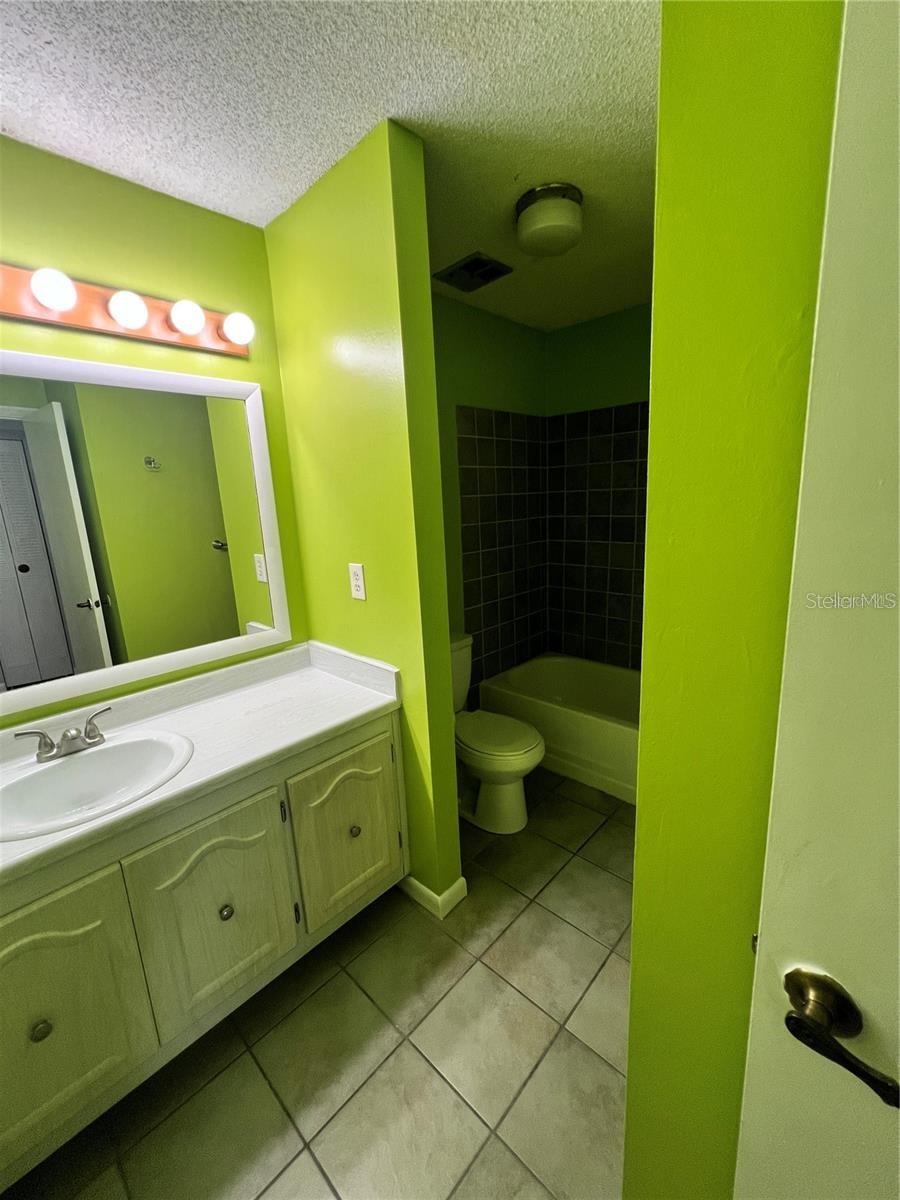 ROYAL ARMS CONDO - Residential Lease