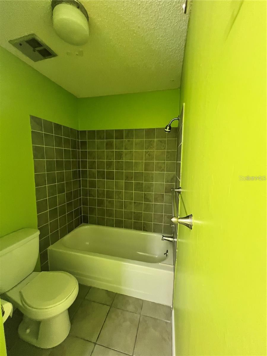 ROYAL ARMS CONDO - Residential Lease