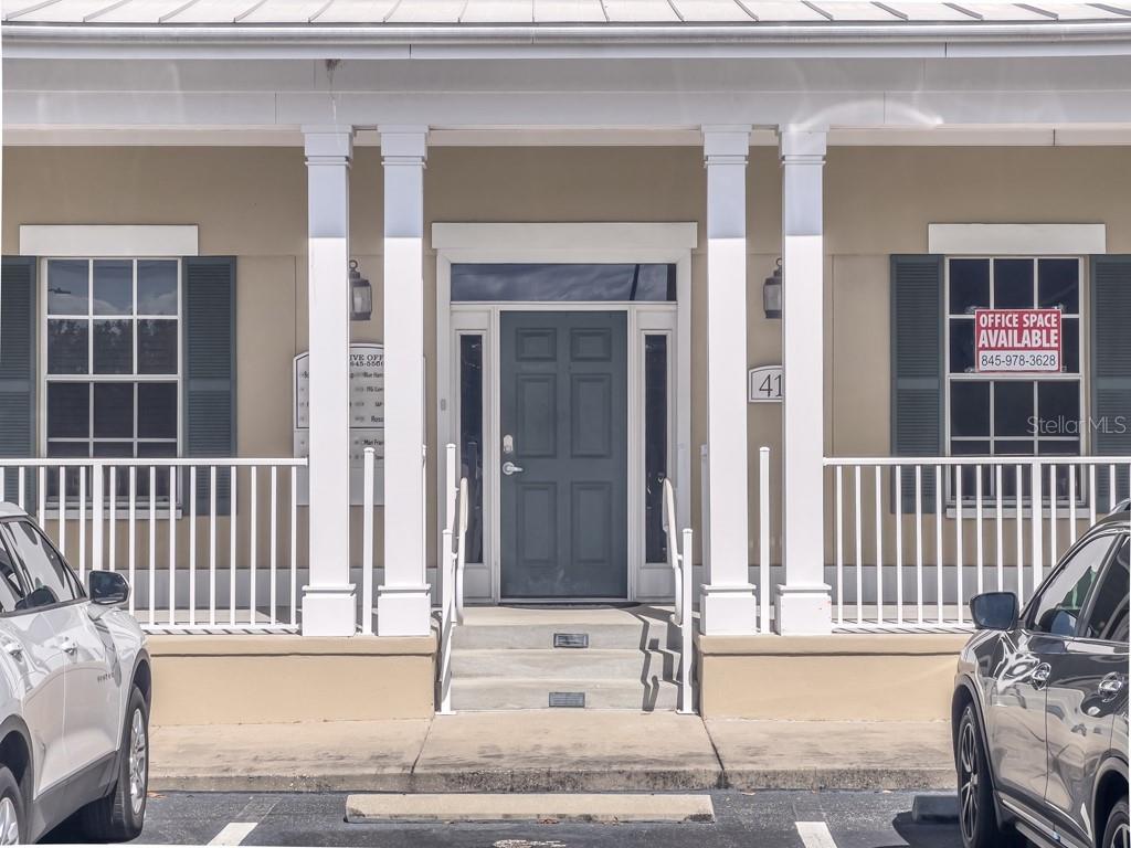 HARBOR POINTE BUS CENTER - Commercial Lease