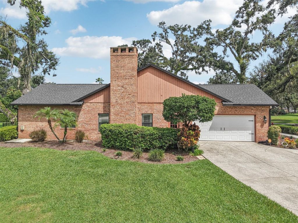 Photo of 2110 Arbor Oaks Drive, Valrico, FL 33594 (MLS # TB8421696)