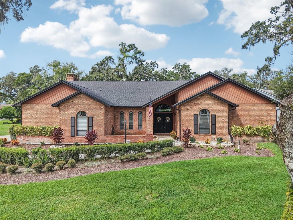 Photo of 2110 Arbor Oaks Drive, Valrico, FL 33594 (MLS # TB8421696)