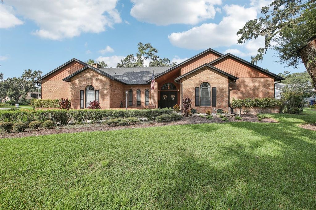 Photo of 2110 Arbor Oaks Drive, Valrico, FL 33594 (MLS # TB8421696)