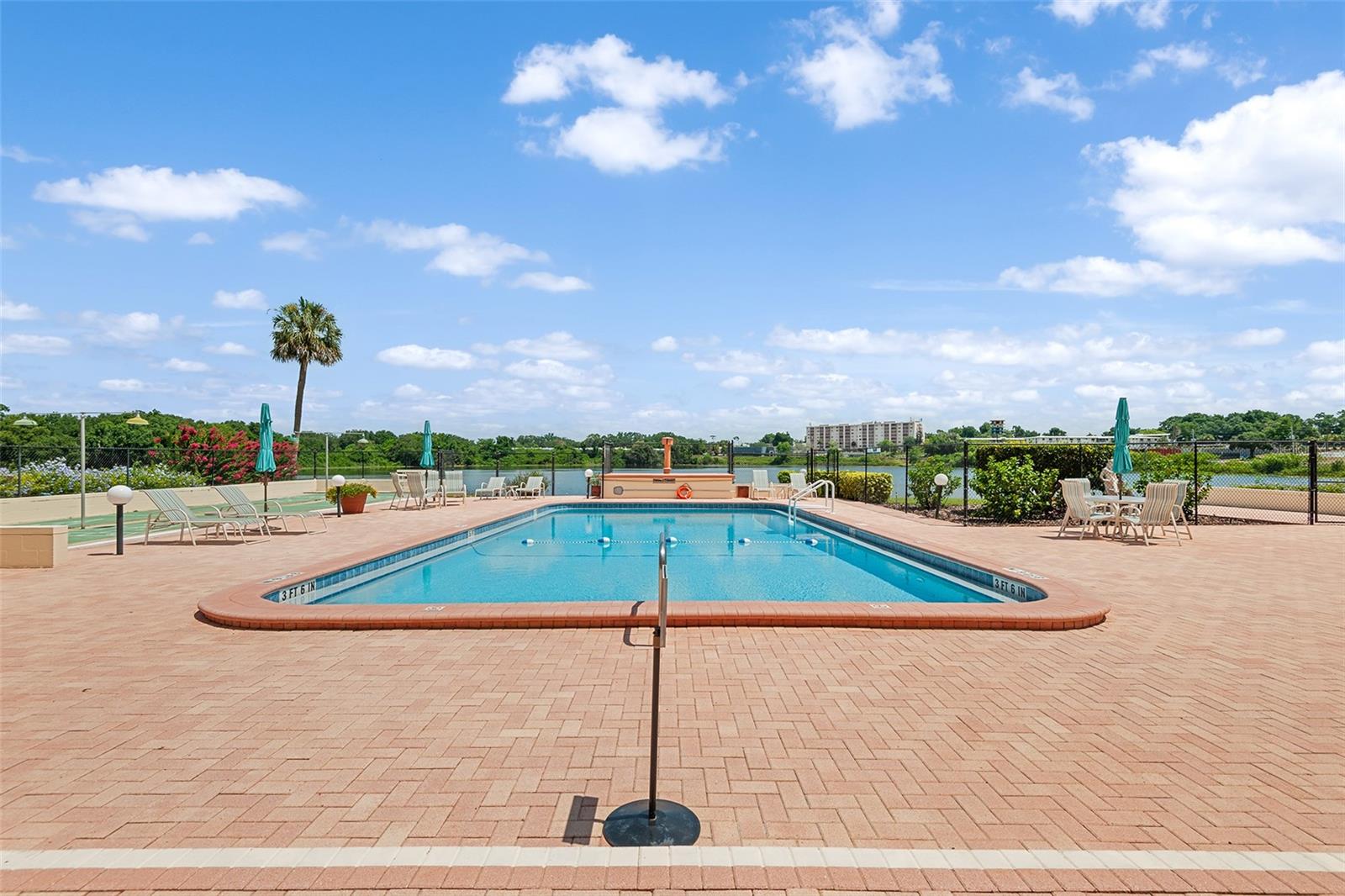 SPRING LAKE TOWERS - Residential