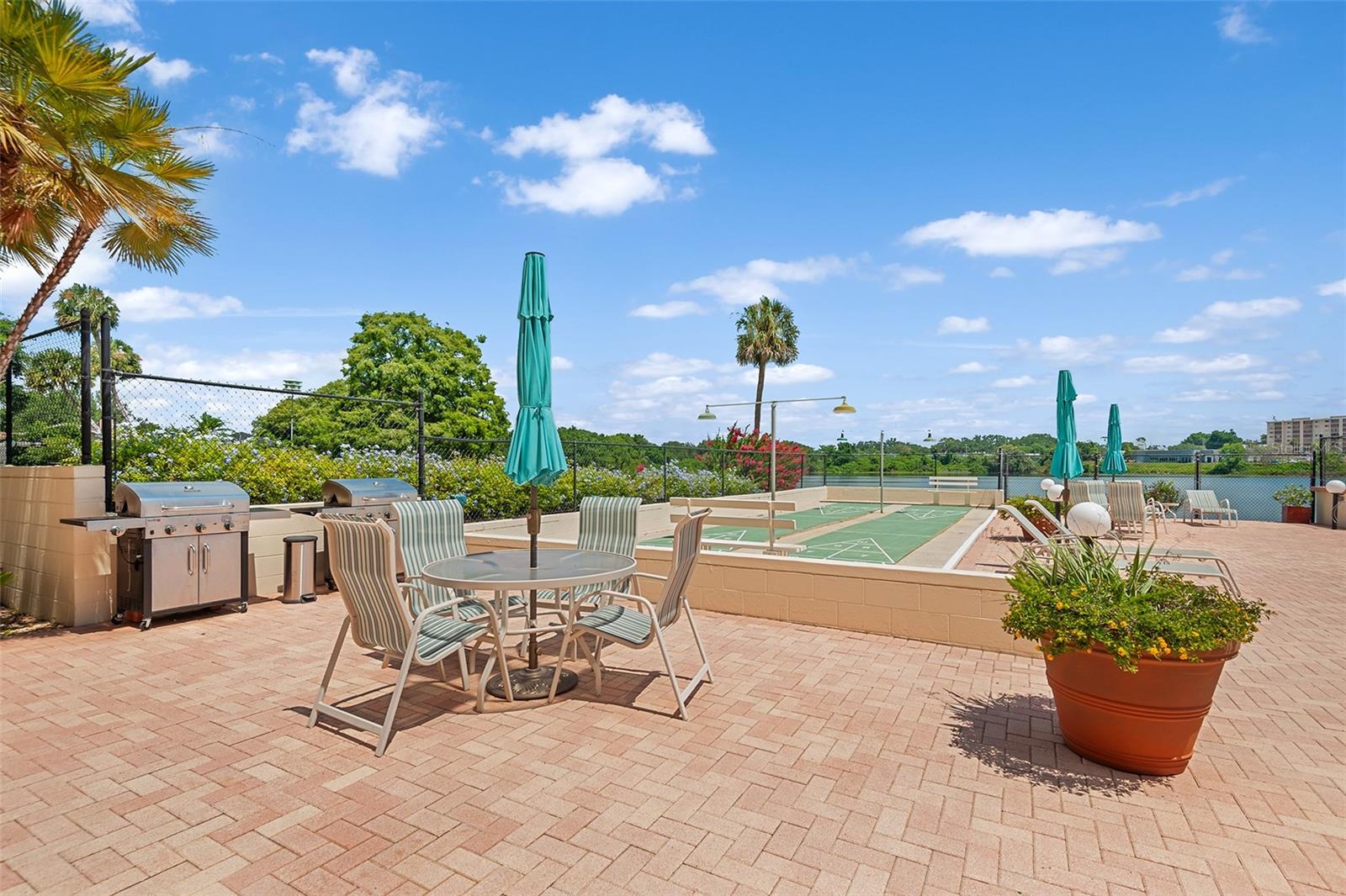 SPRING LAKE TOWERS - Residential