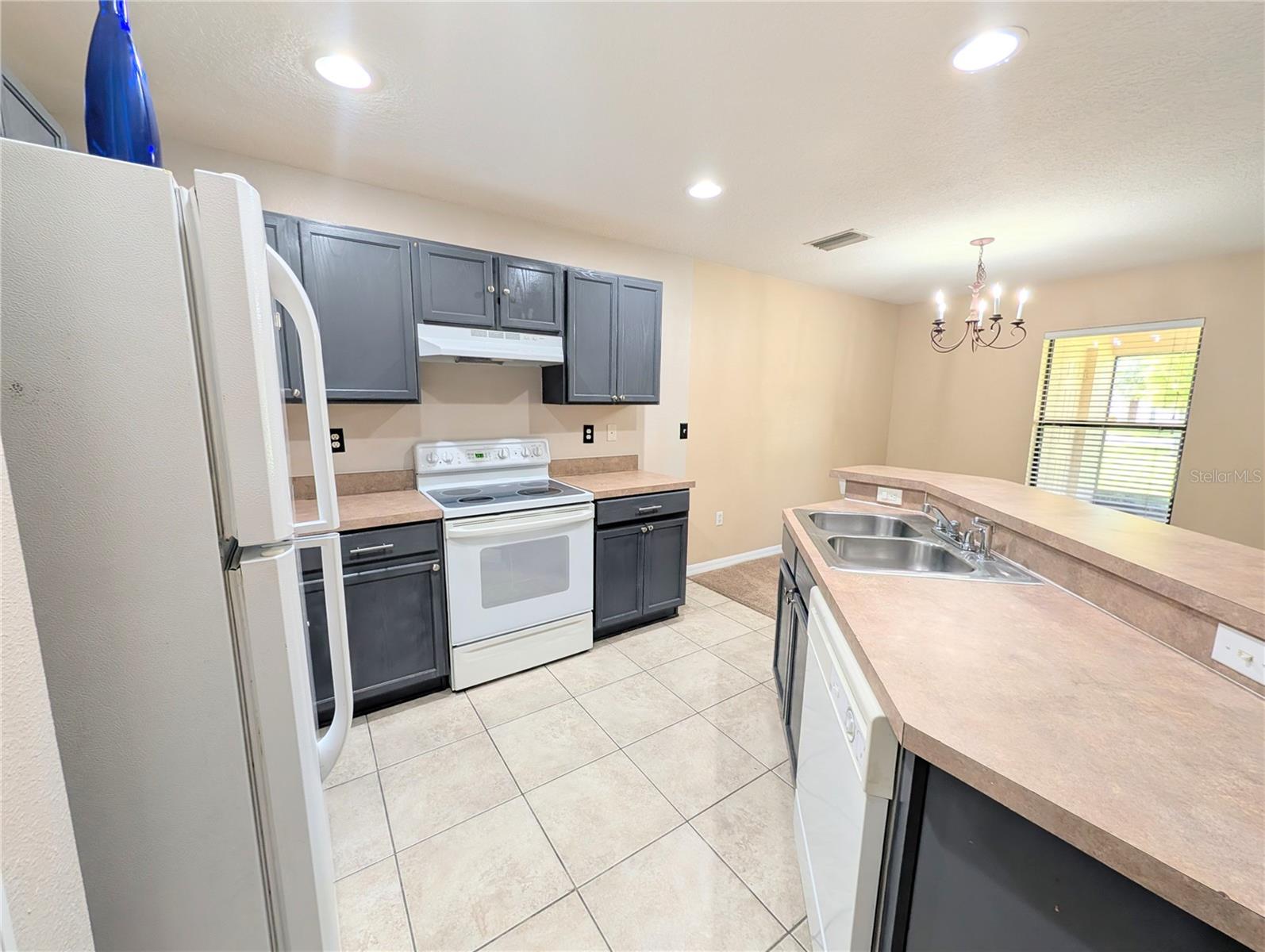EDGEWATER AT LAKE BRANDON - Residential Lease