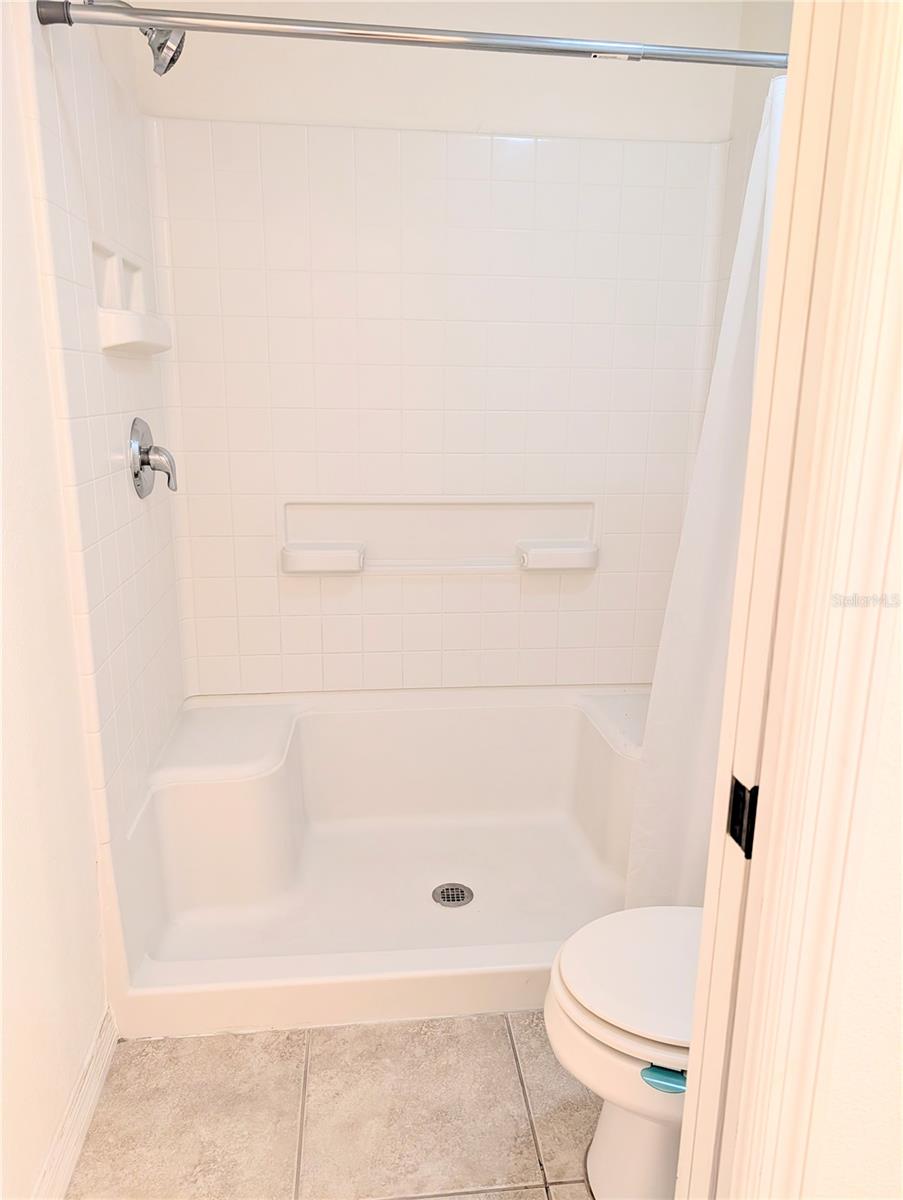EDGEWATER AT LAKE BRANDON - Residential Lease