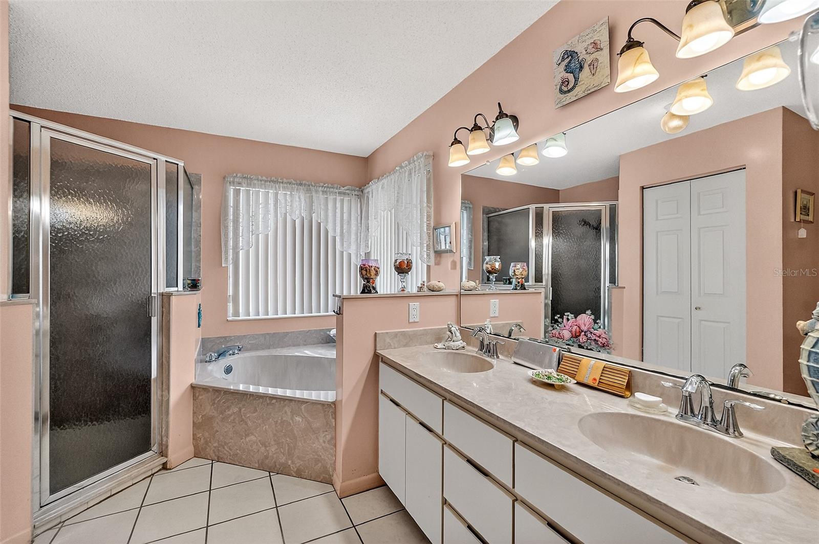 HAMPTONS - Residential