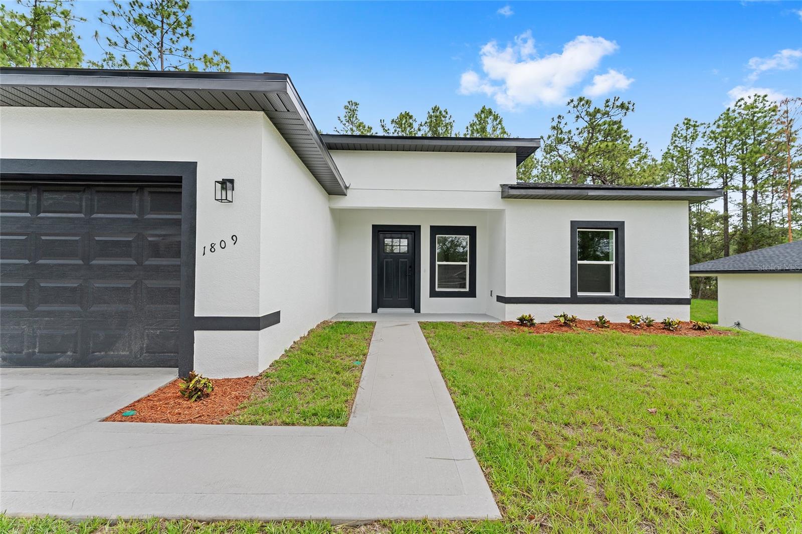 1809 W LINDEN DRIVE