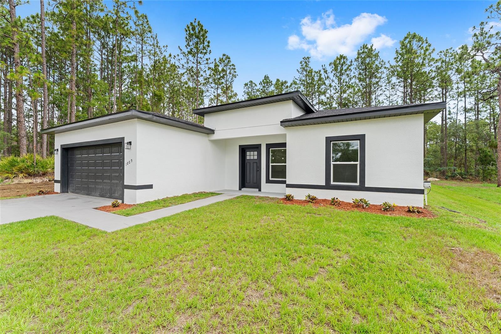 1809 W LINDEN DRIVE