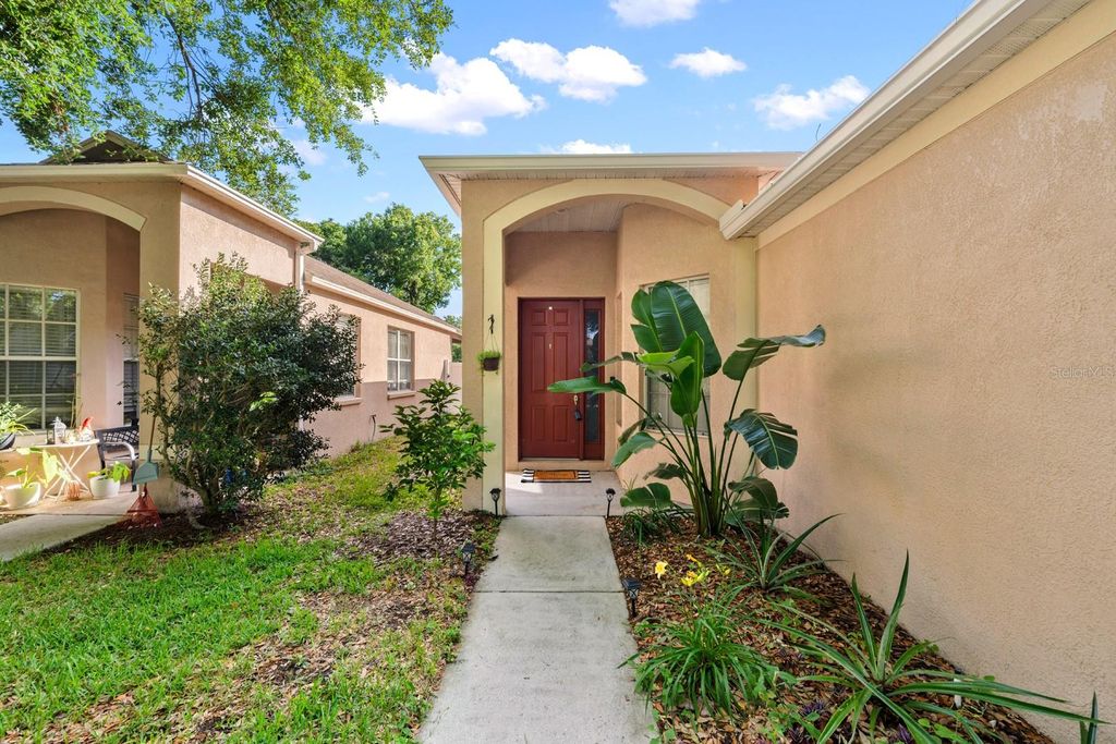 Photo of 6207 Kiteridge Drive, Lithia, FL 33547 (MLS # TB8446543)