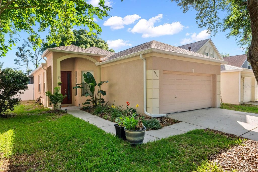 Photo of 6207 Kiteridge Drive, Lithia, FL 33547 (MLS # TB8446543)