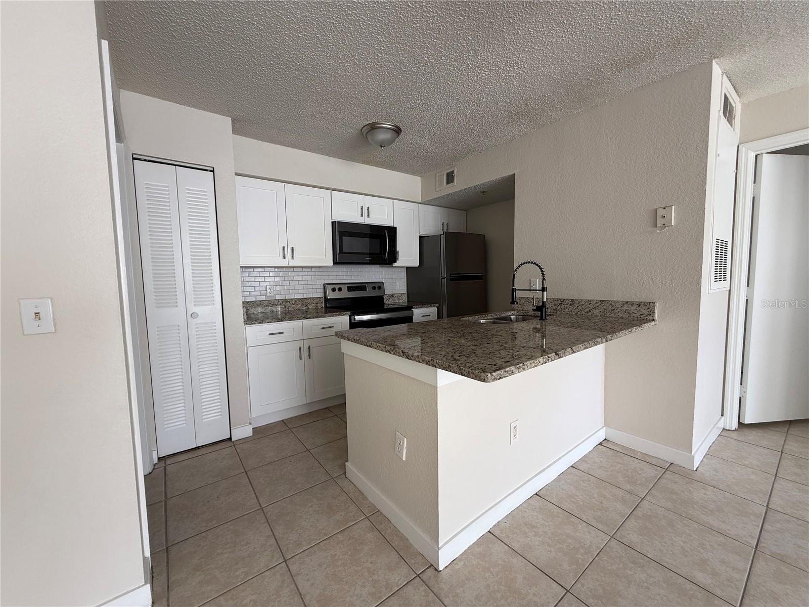 VILLAS DEL SOL AT KISS CONDO - Residential