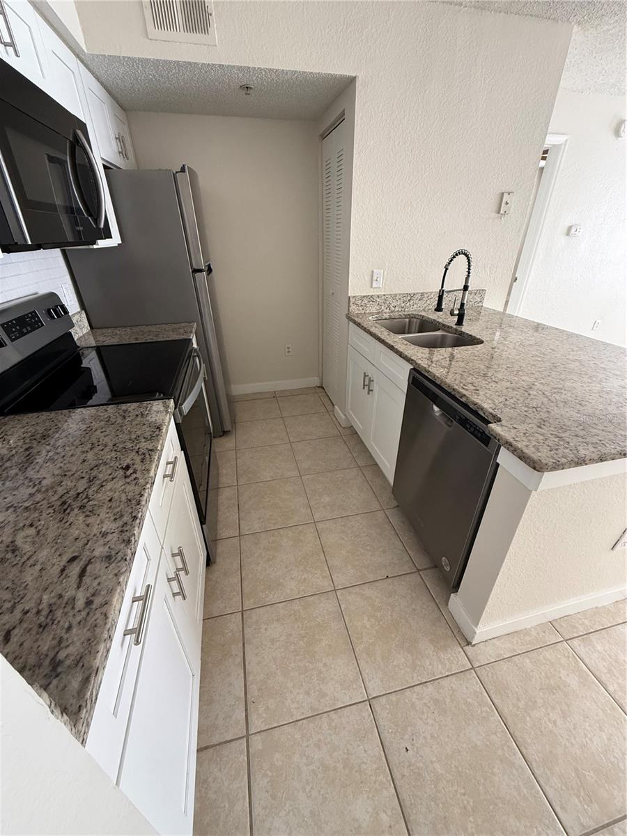 VILLAS DEL SOL AT KISS CONDO - Residential