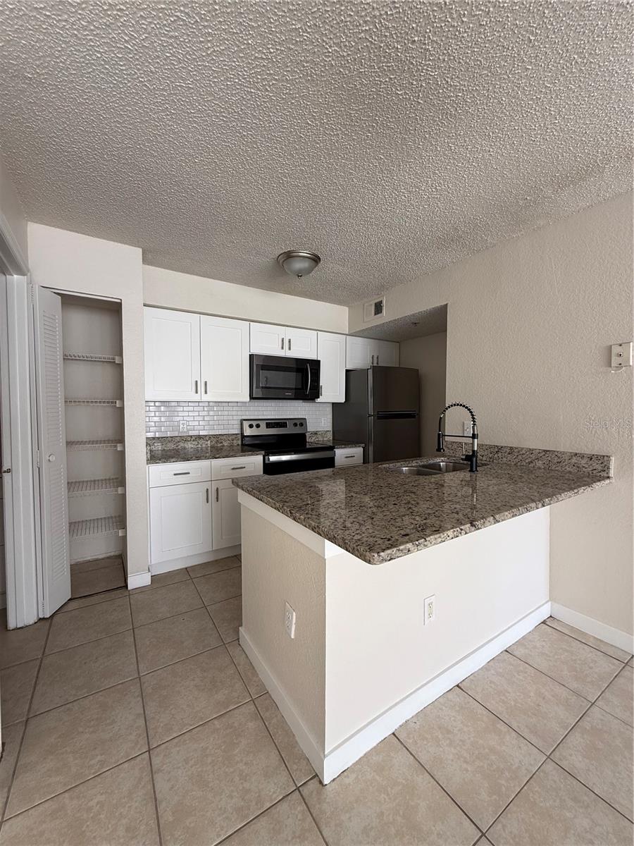 VILLAS DEL SOL AT KISS CONDO - Residential