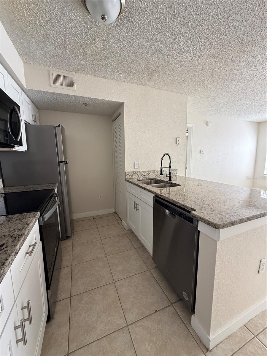 VILLAS DEL SOL AT KISS CONDO - Residential