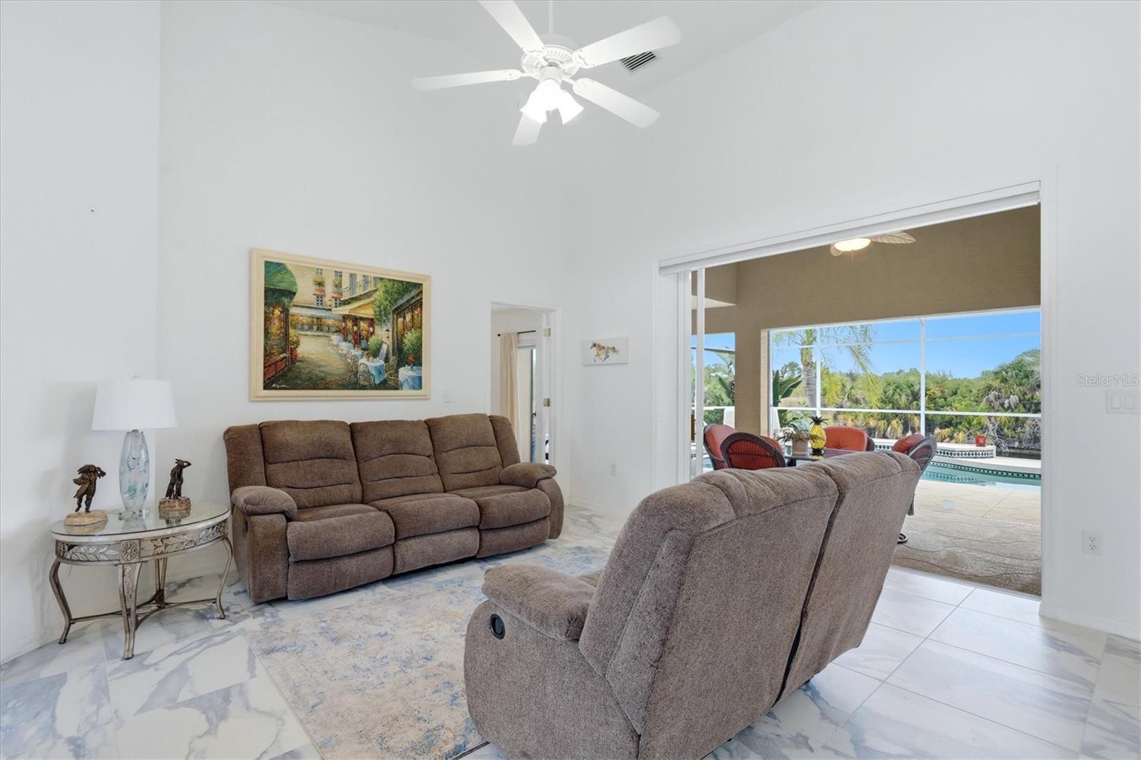 ROTONDA LAKES - Residential