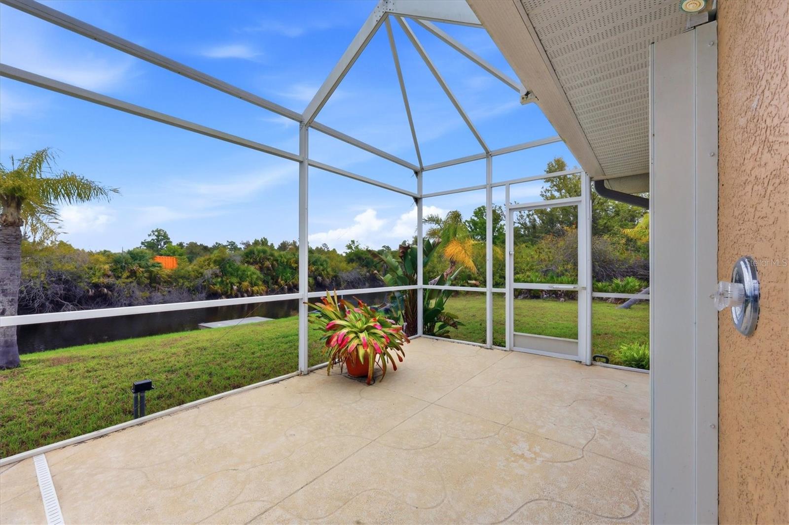 ROTONDA LAKES - Residential