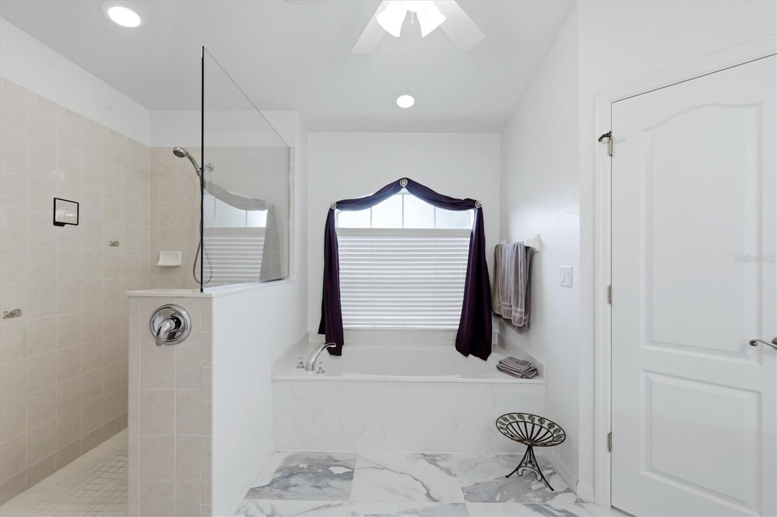 ROTONDA LAKES - Residential