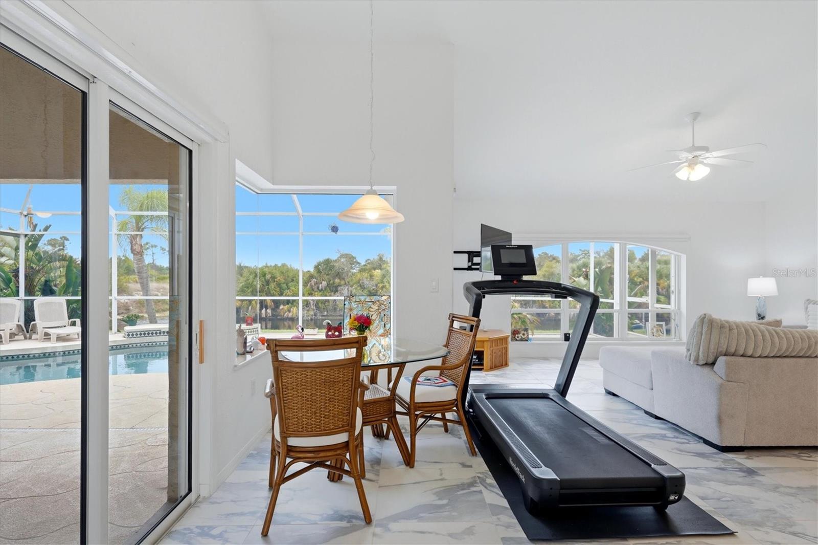 ROTONDA LAKES - Residential