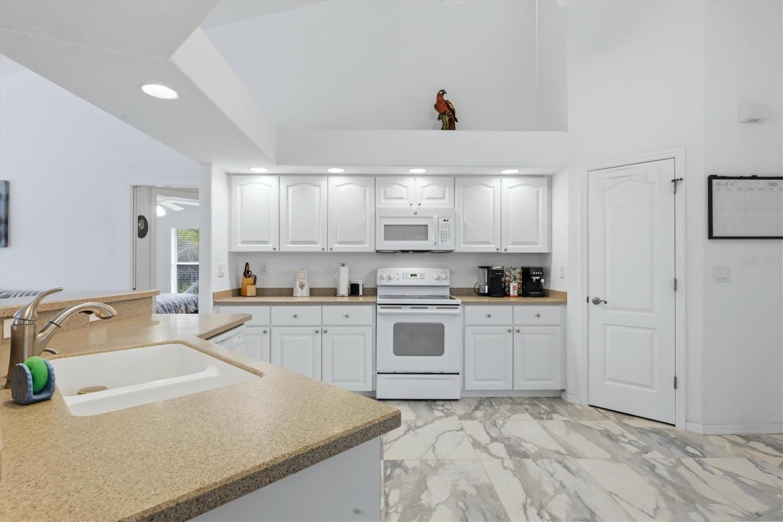 ROTONDA LAKES - Residential