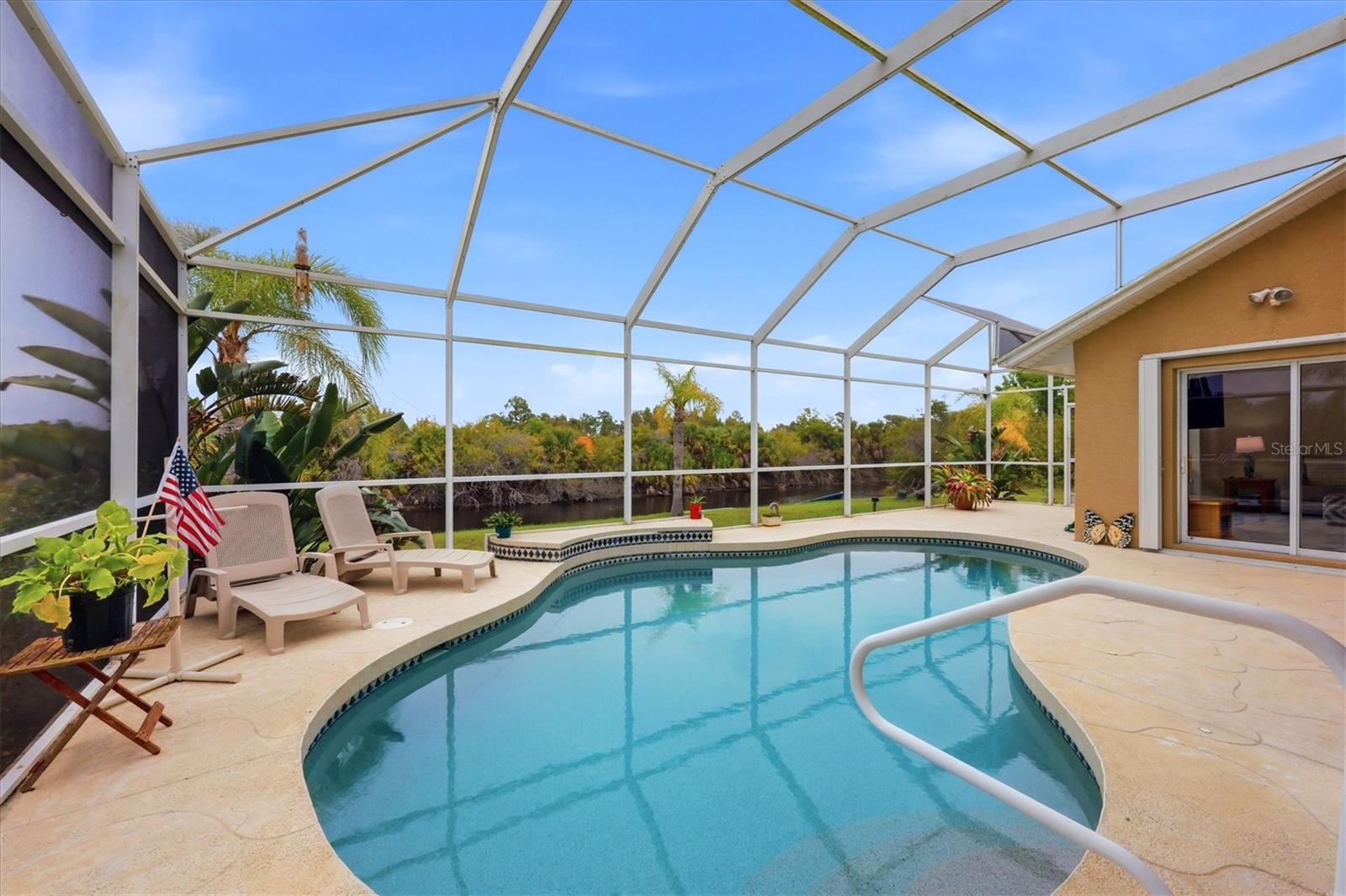 ROTONDA LAKES - Residential