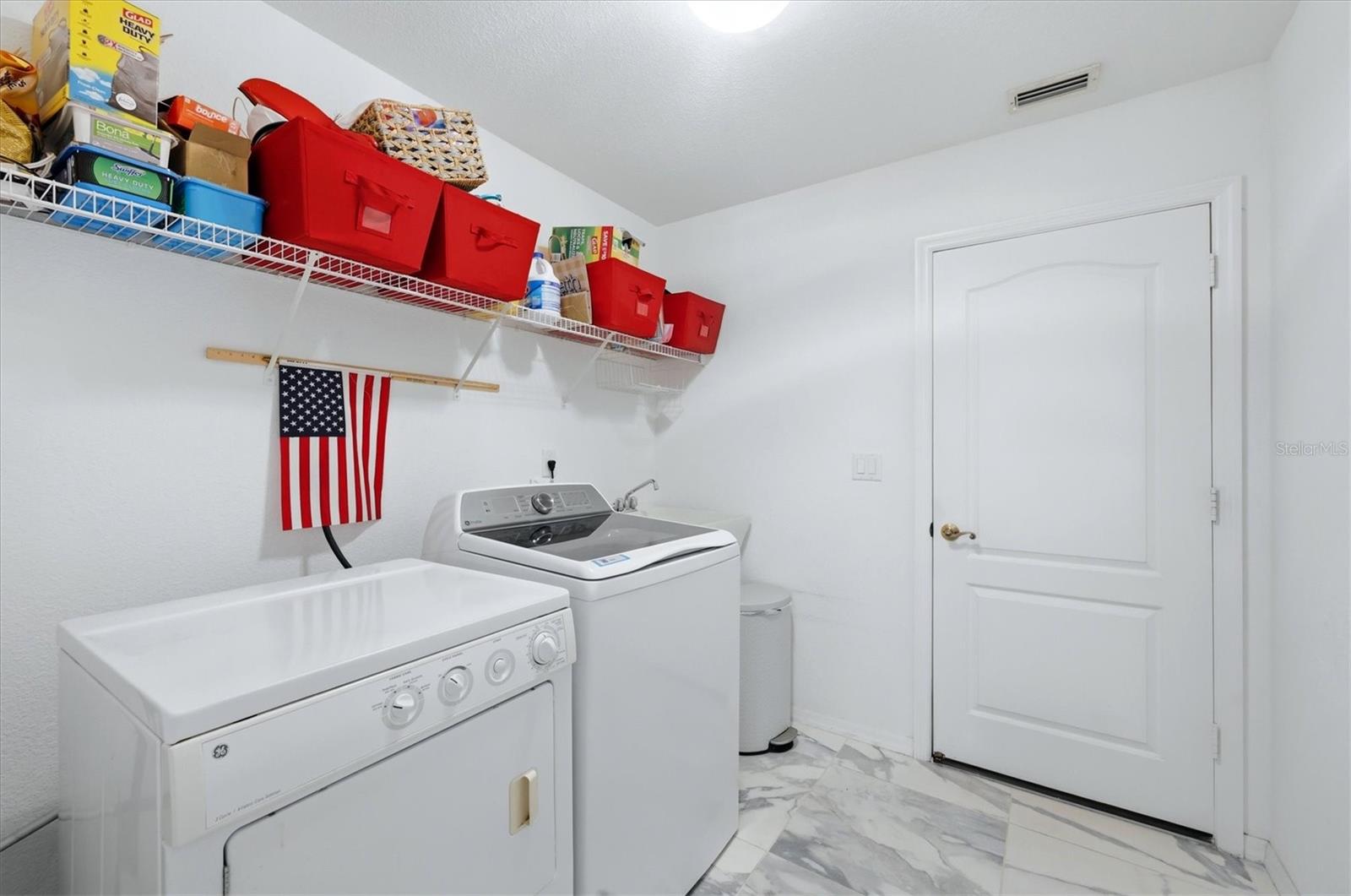 ROTONDA LAKES - Residential