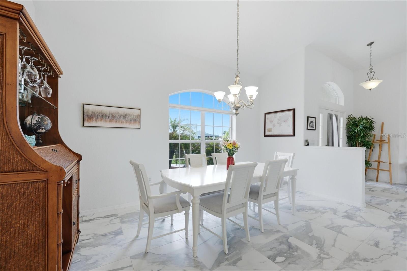 ROTONDA LAKES - Residential