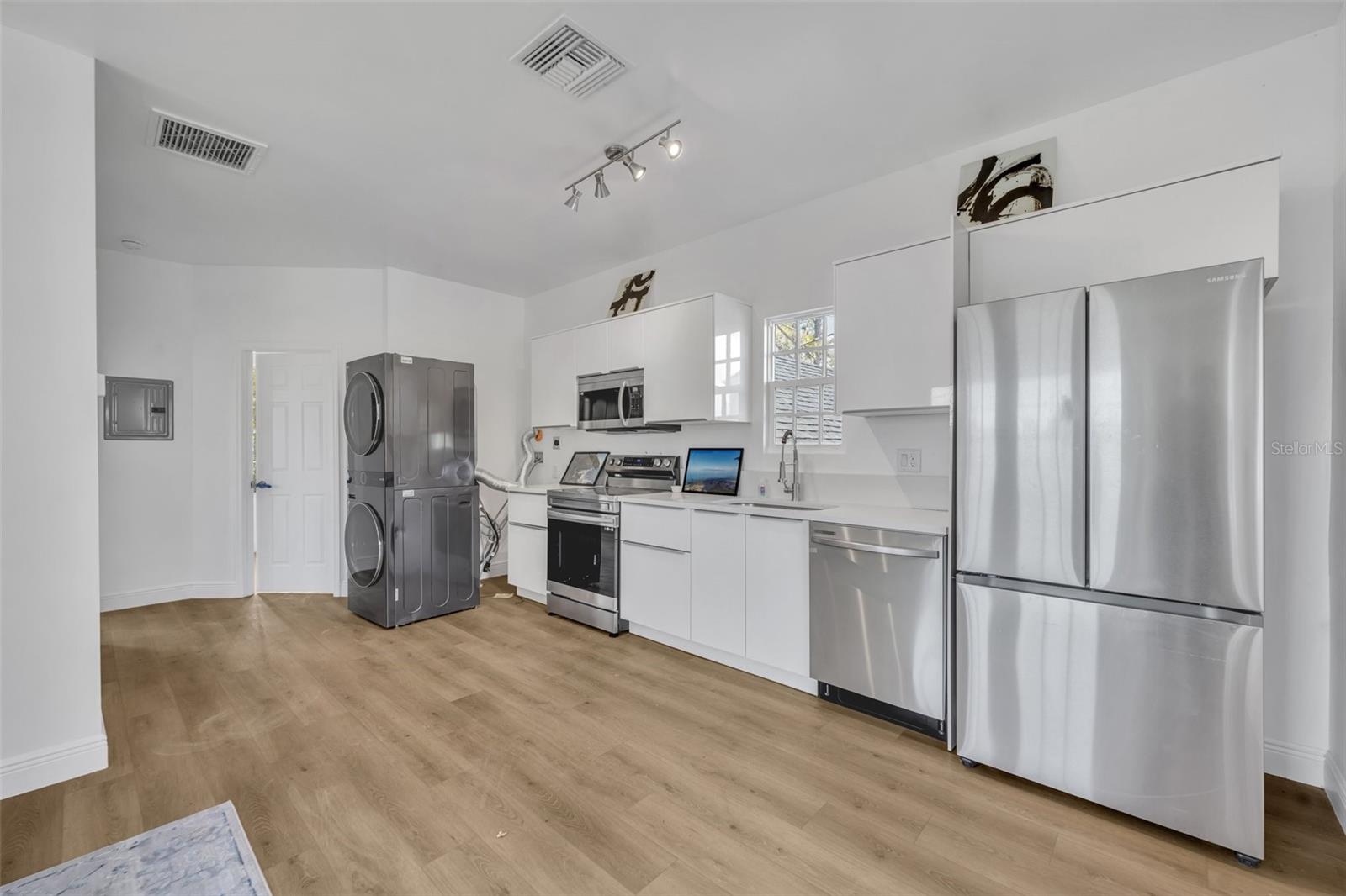 CELEBRATION EAST VILLAGE UNIT 1 - Residential