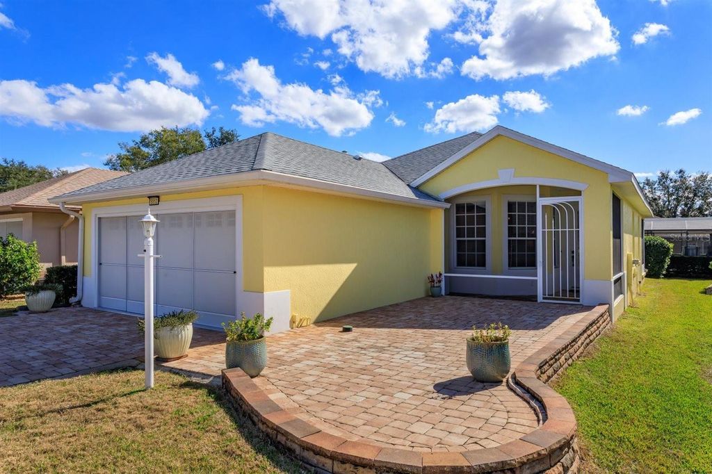 Photo of 5552 King James Avenue, Leesburg, FL 34748 (MLS # O6377150)