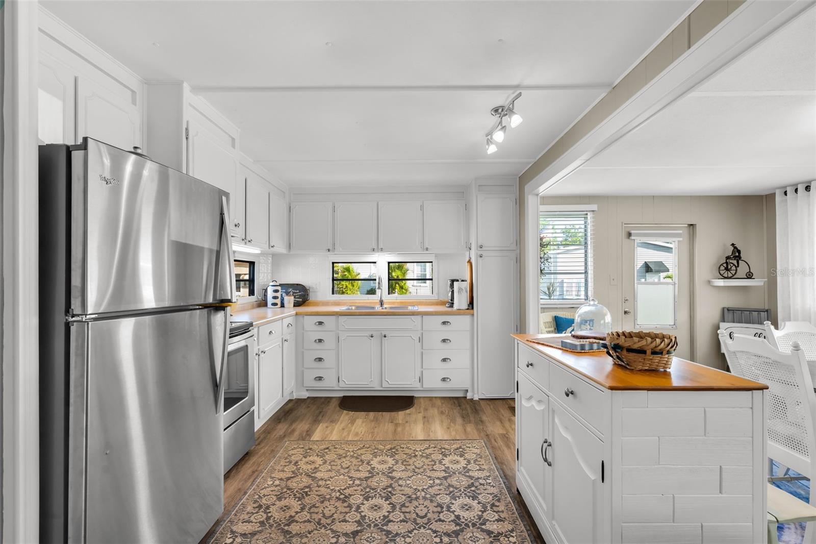 LEISURE LAKE MOBILE HOME PARK CO-OP - Residential