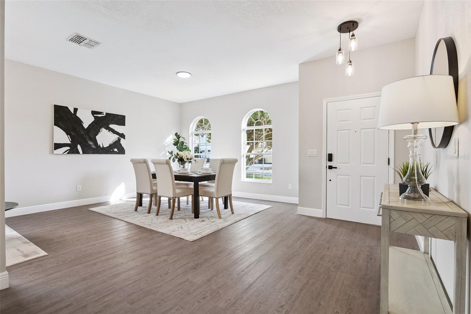 1209 CATHCART CIRCLE