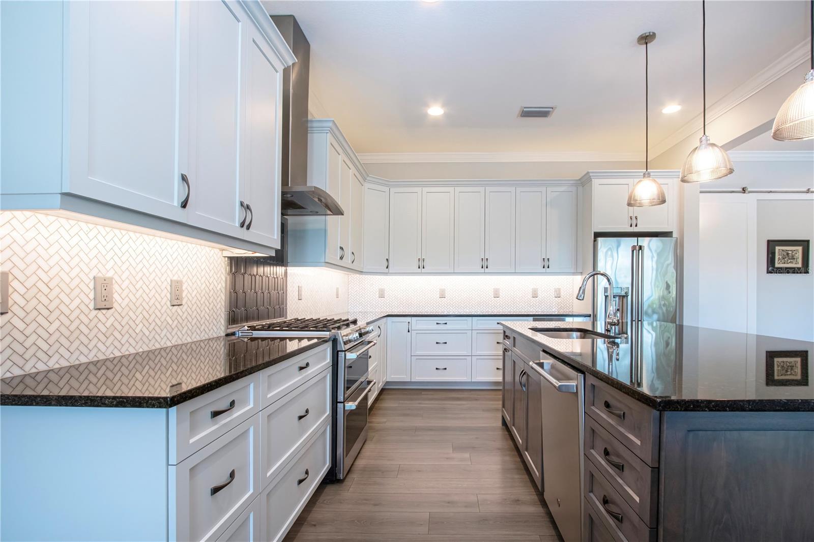 SANDHILL LAKE - Residential