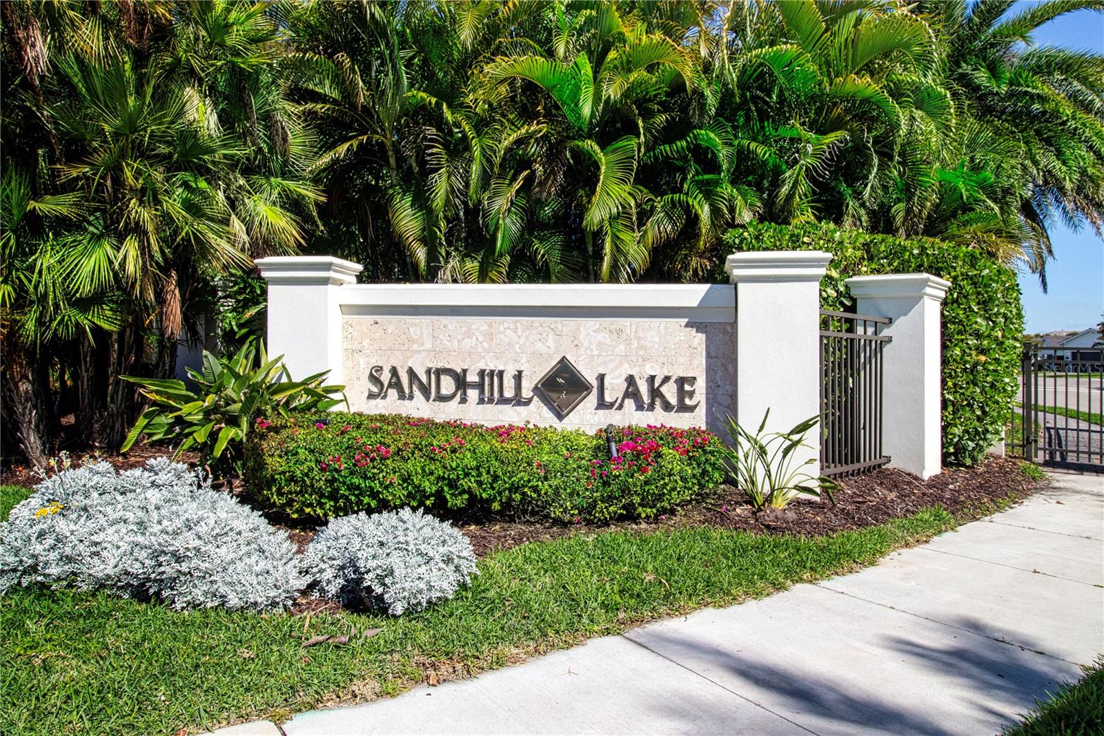 SANDHILL LAKE - Residential