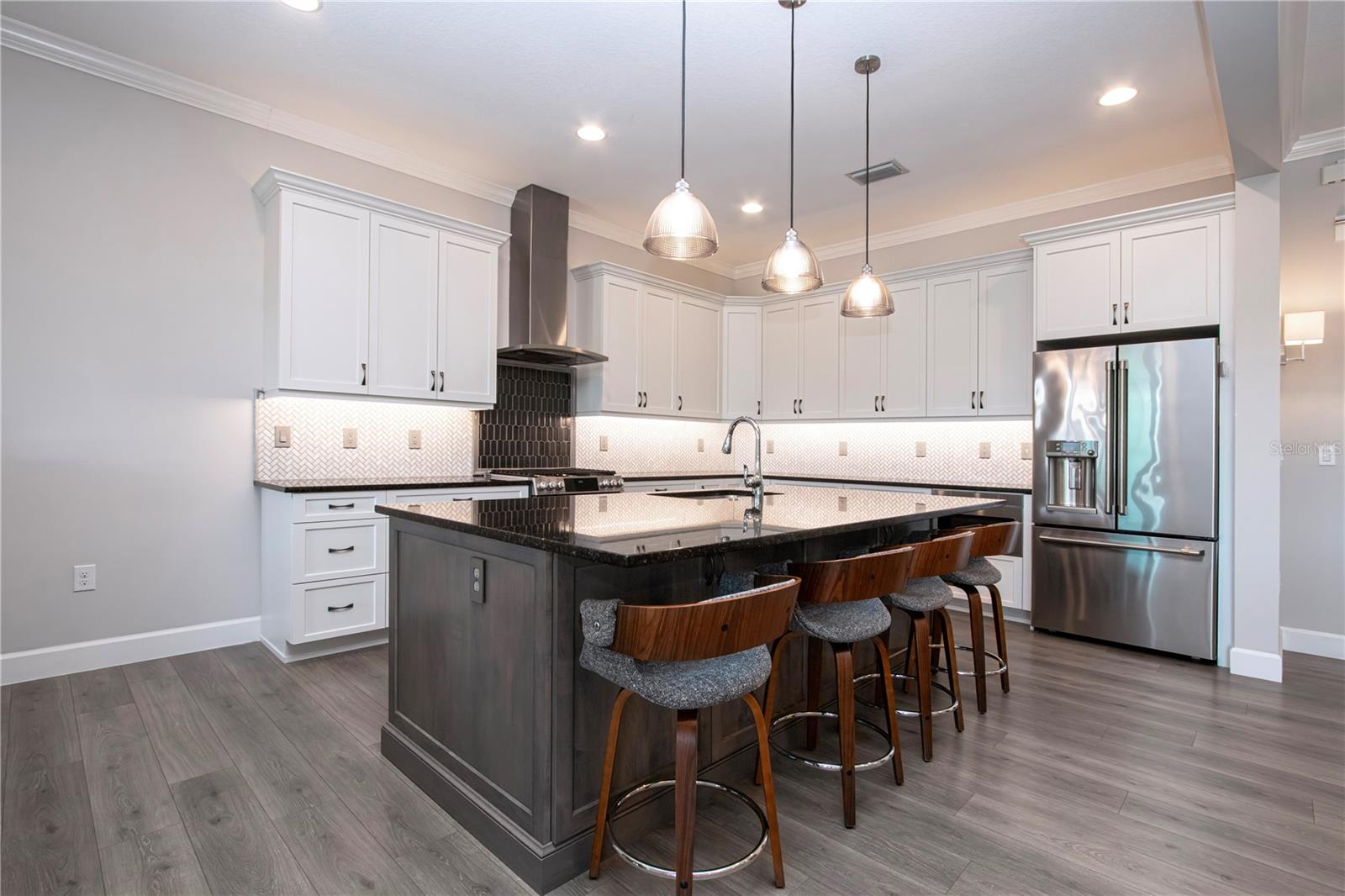 SANDHILL LAKE - Residential