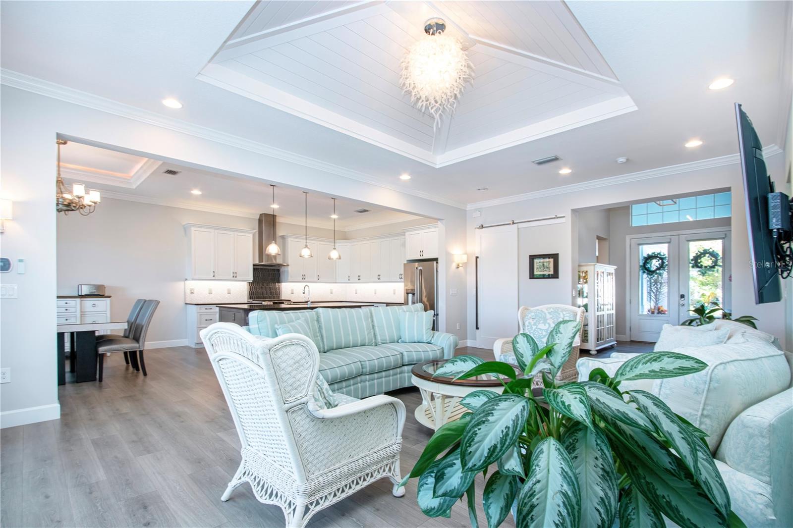 SANDHILL LAKE - Residential