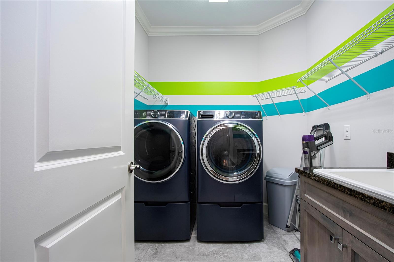 SANDHILL LAKE - Residential