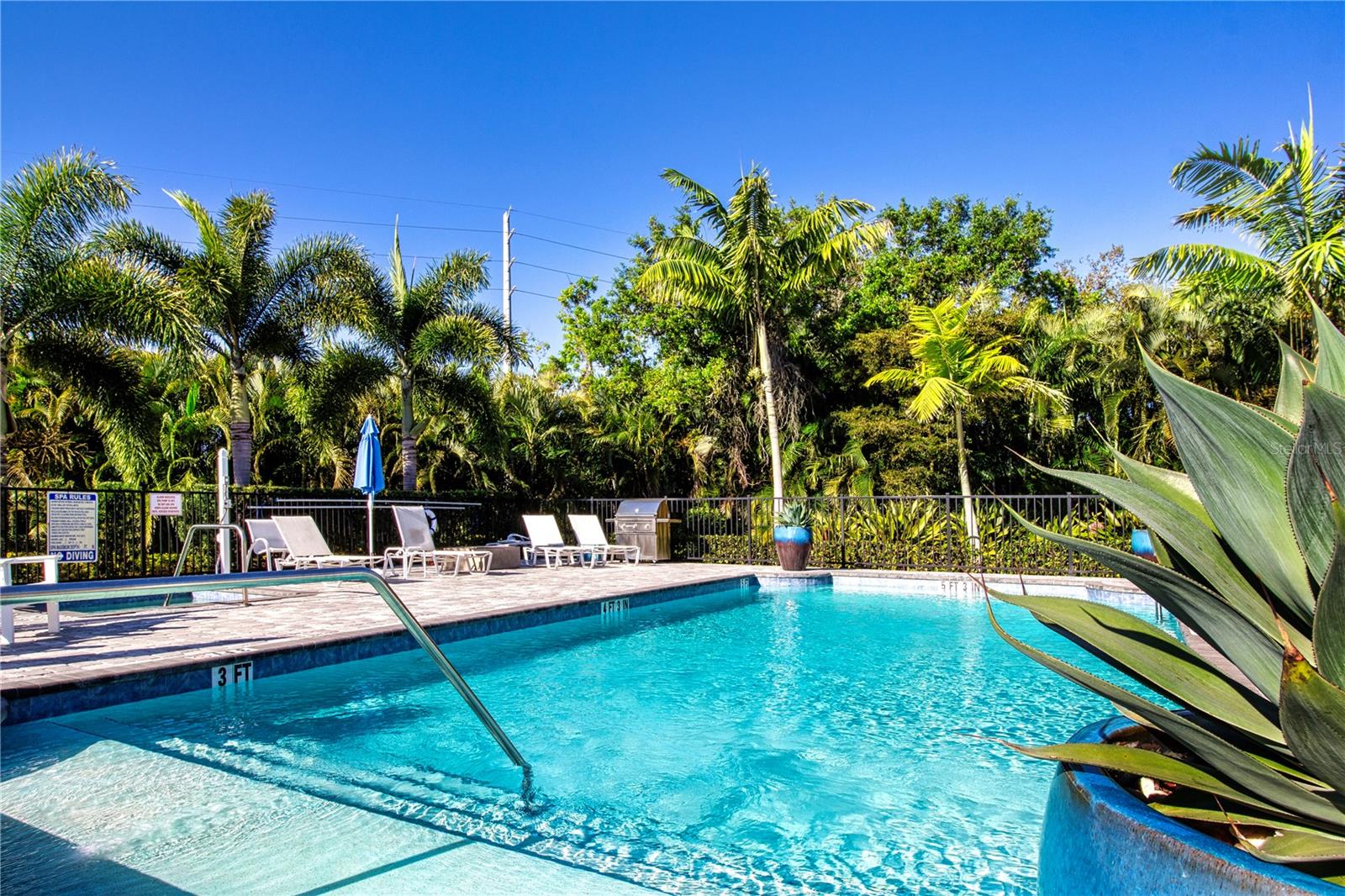 SANDHILL LAKE - Residential