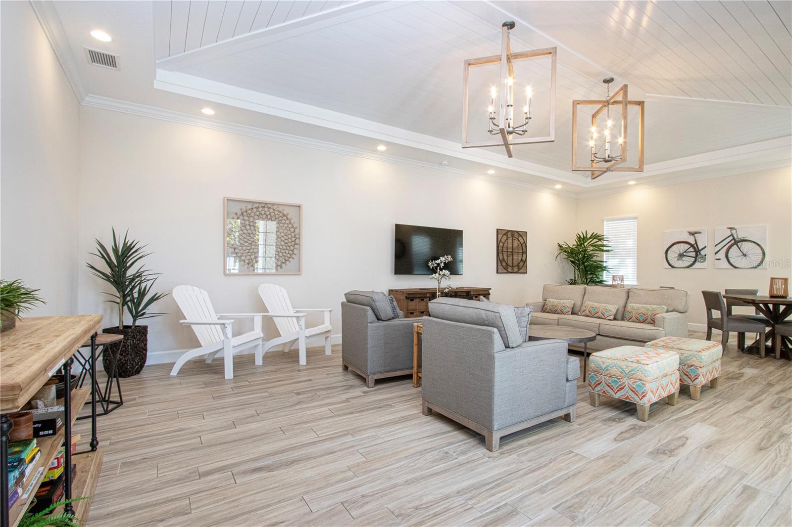 SANDHILL LAKE - Residential