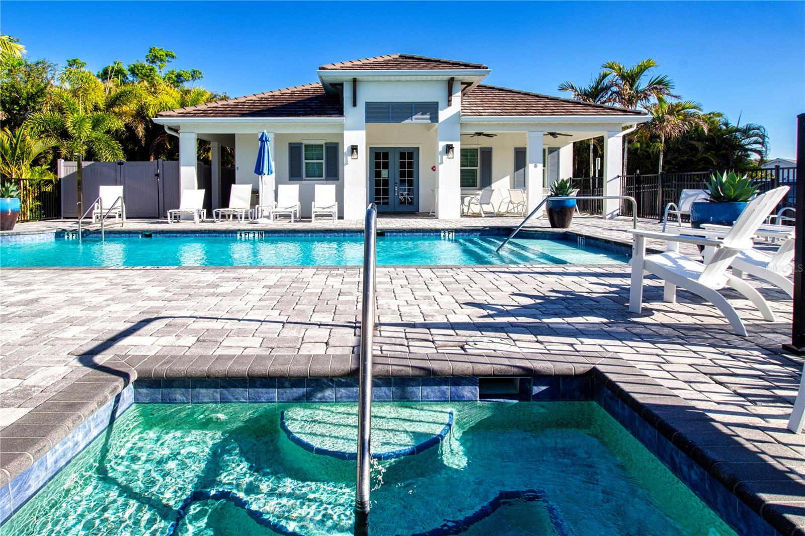 SANDHILL LAKE - Residential