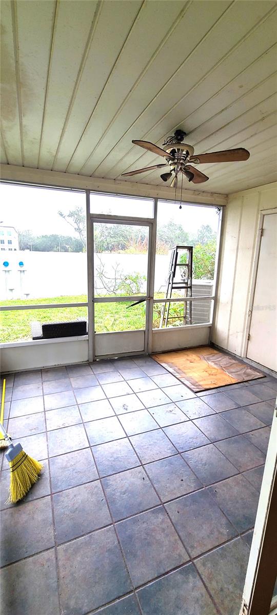 KINGSS COURT TWNHMS - Residential