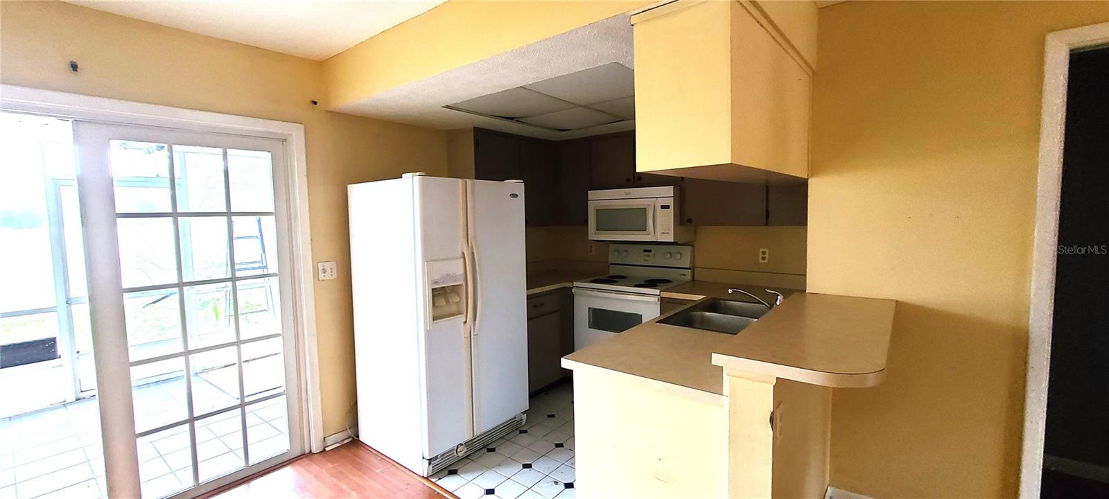 KINGSS COURT TWNHMS - Residential