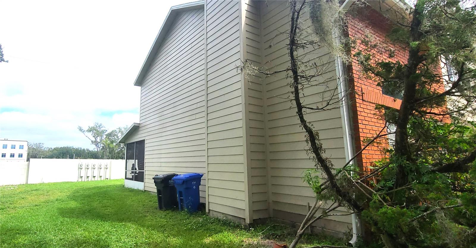 KINGSS COURT TWNHMS - Residential