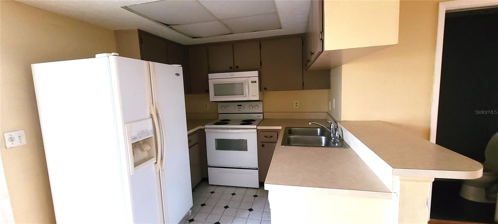 KINGSS COURT TWNHMS - Residential