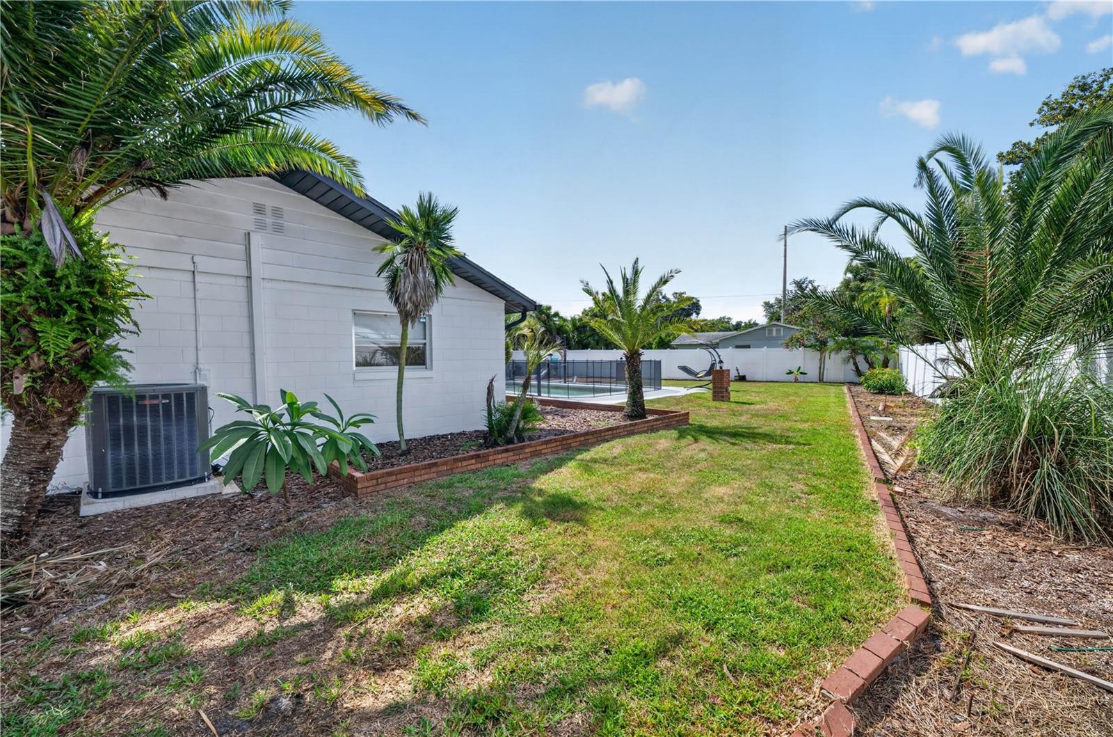 2826 AMBERGATE ROAD