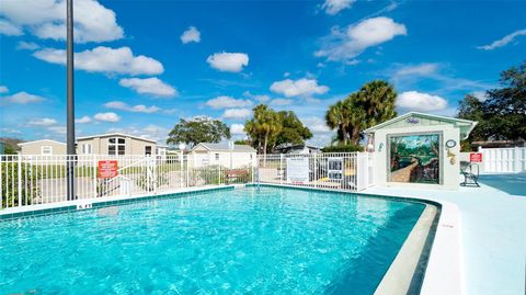 A home in ELLENTON