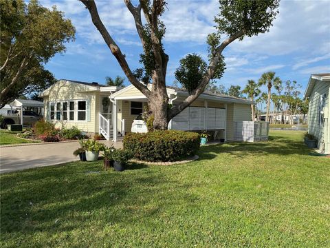 A home in ELLENTON