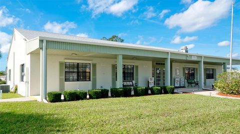 A home in ELLENTON