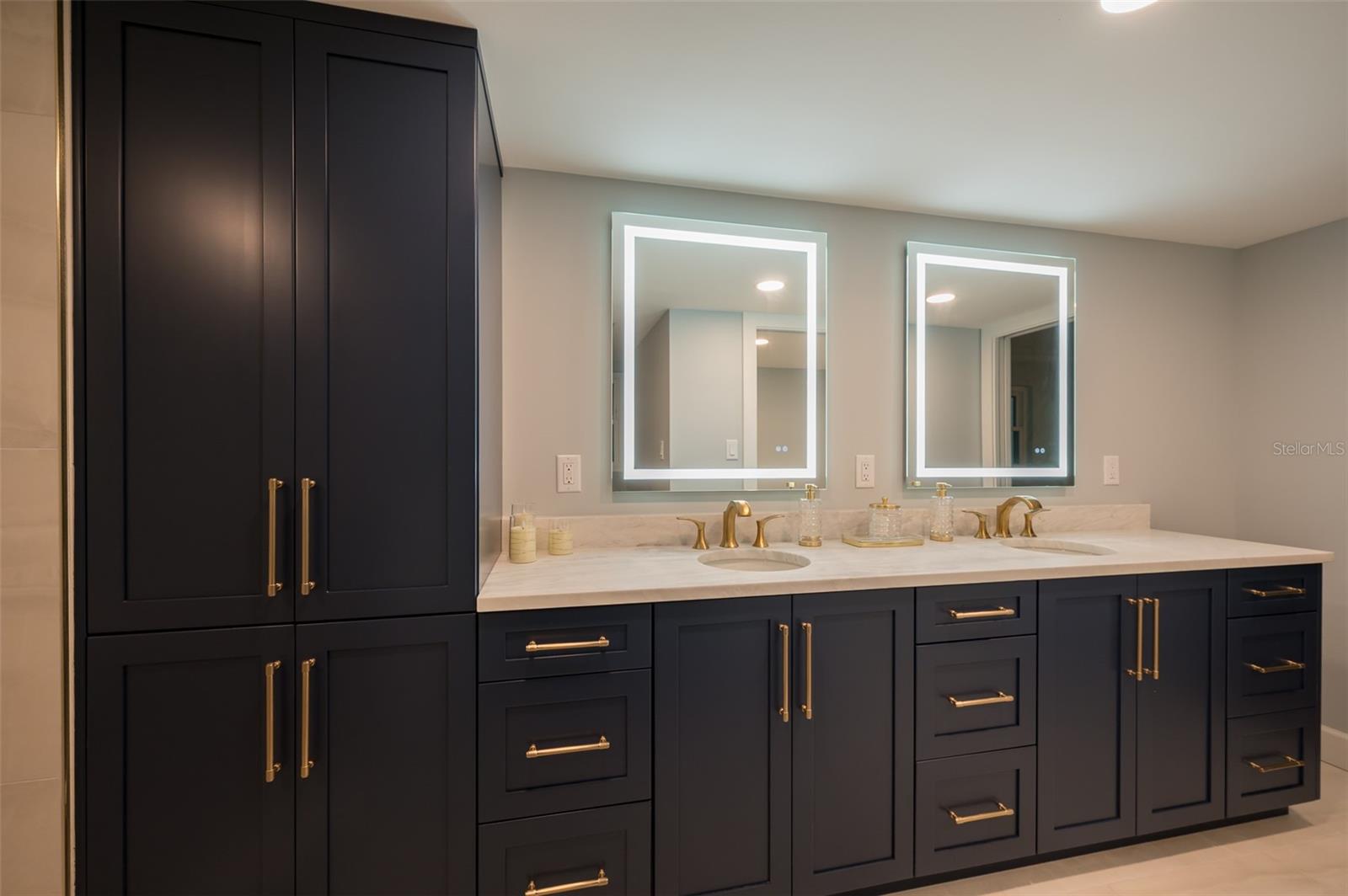 WINDWARD PASSAGE - Residential